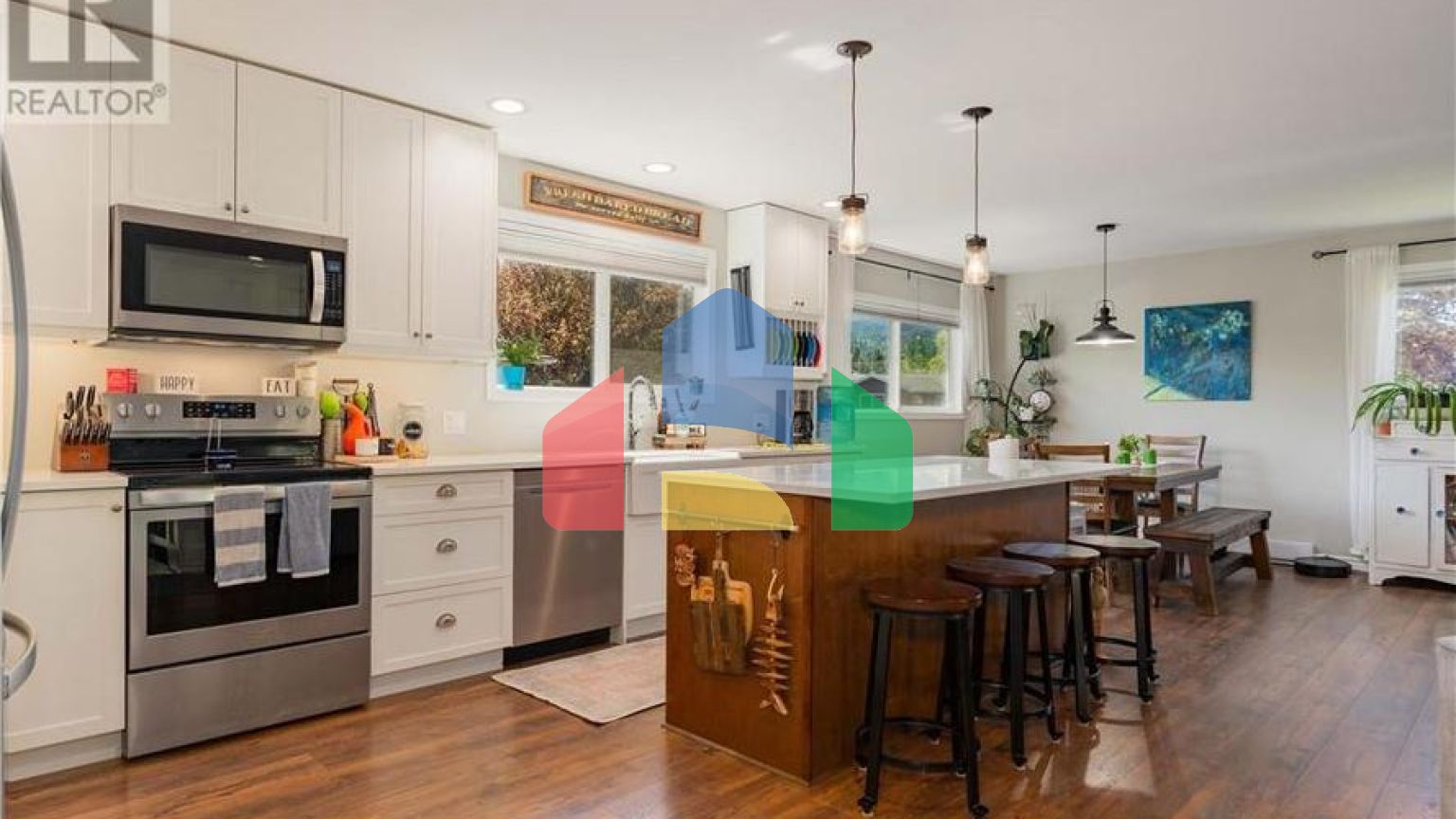 Residential - Single Family Home - Fruitvale, Canada - Canada