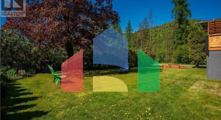 Residential - Single Family Home - Fruitvale, Canada - Canada