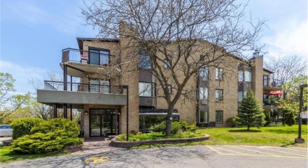 Residential - Condo/Apartment - Baie-d'Urfé, Canada - Canada