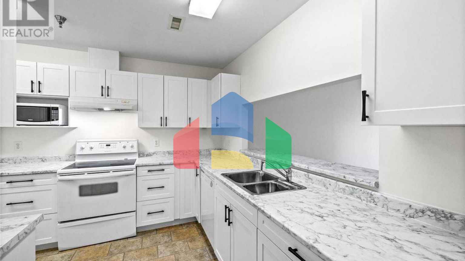 Residential - Single Family Home - Quinte West, Canada - Canada