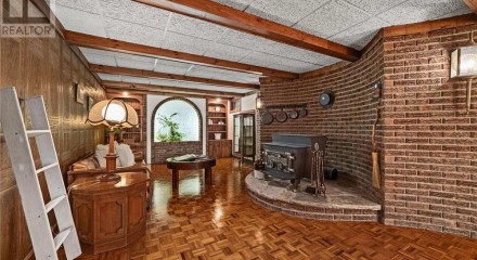 Residential - Single Family Home - Quinte West, Canada - Canada