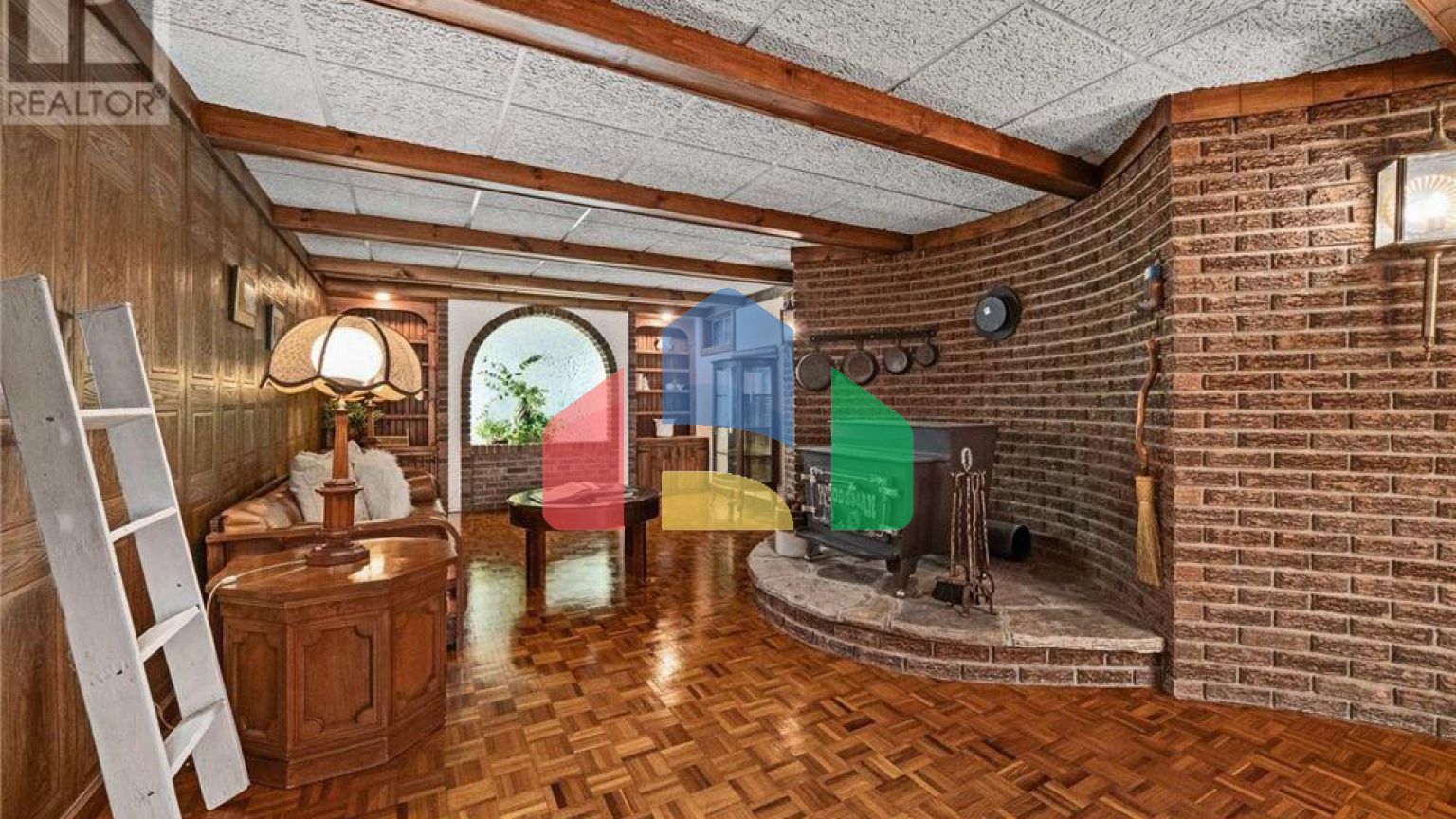 Residential - Single Family Home - Quinte West, Canada - Canada