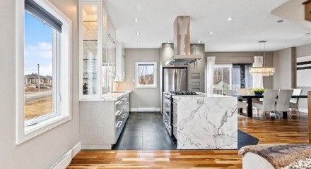 Residential - Two Level House - Saint-Roch-de-Richelieu, Canada - Canada