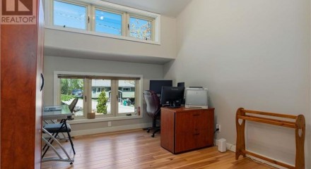 Residential - Single Family Home - Rossland, Canada - Canada