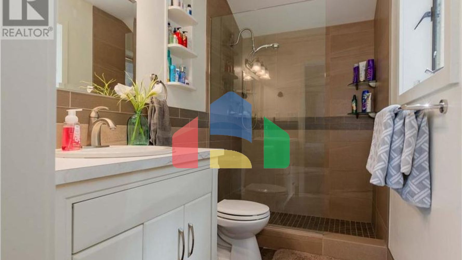 Residential - Single Family Home - Rossland, Canada - Canada