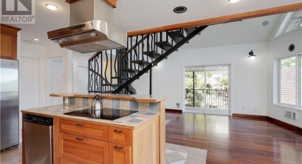 Residential - Single Family Home - Central Saanich, Canada - Canada