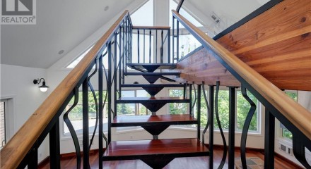 Residential - Single Family Home - Central Saanich, Canada - Canada