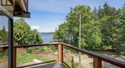 Residential - Single Family Home - Central Saanich, Canada - Canada