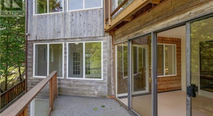Residential - Single Family Home - Central Saanich, Canada - Canada