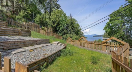 Residential - Single Family Home - Central Saanich, Canada - Canada