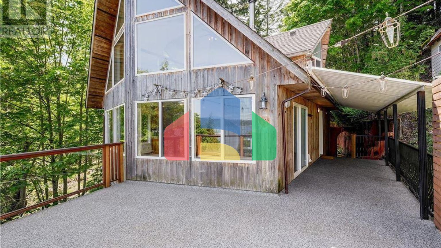 Residential - Single Family Home - Central Saanich, Canada - Canada