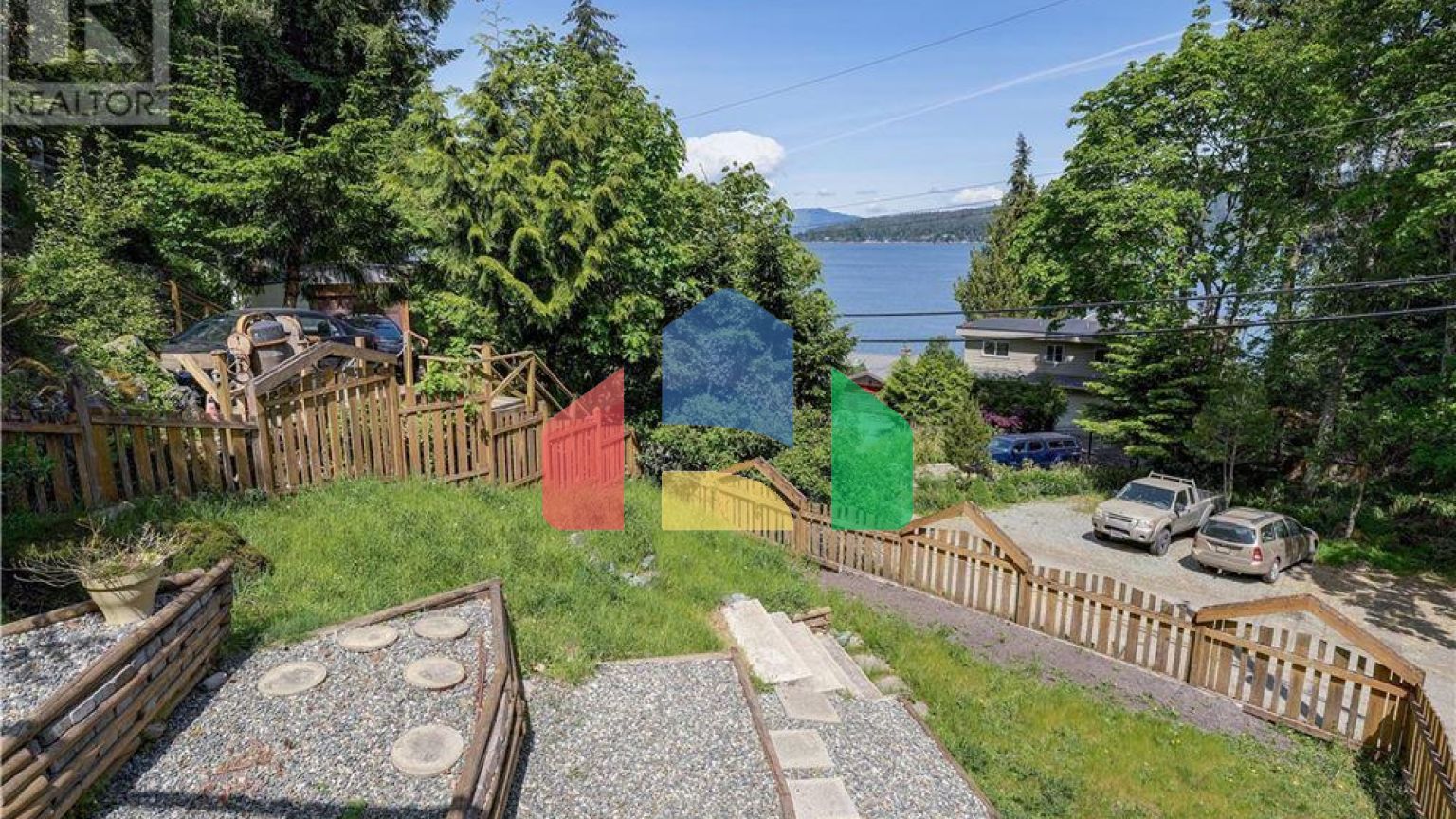 Residential - Single Family Home - Central Saanich, Canada - Canada