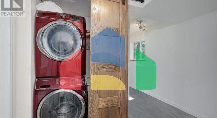 Residential - Single Family Home - Central Saanich, Canada - Canada