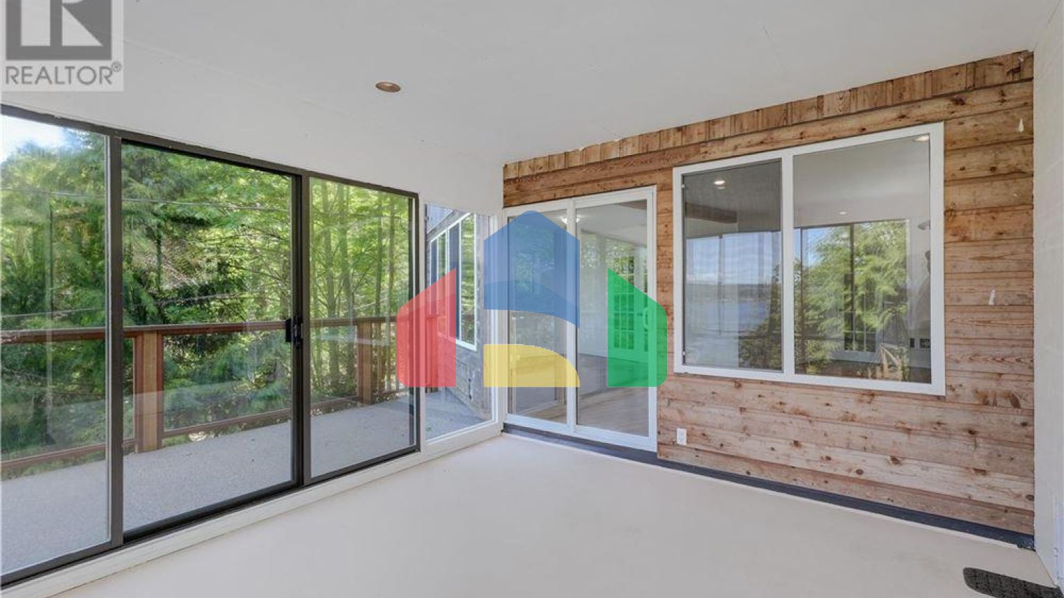 Residential - Single Family Home - Central Saanich, Canada - Canada