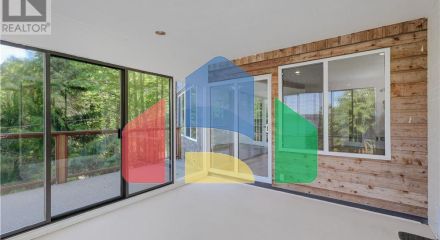 Residential - Single Family Home - Central Saanich, Canada - Canada