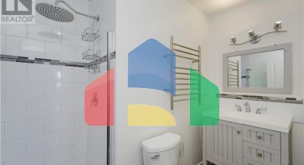 Residential - Single Family Home - Central Saanich, Canada - Canada