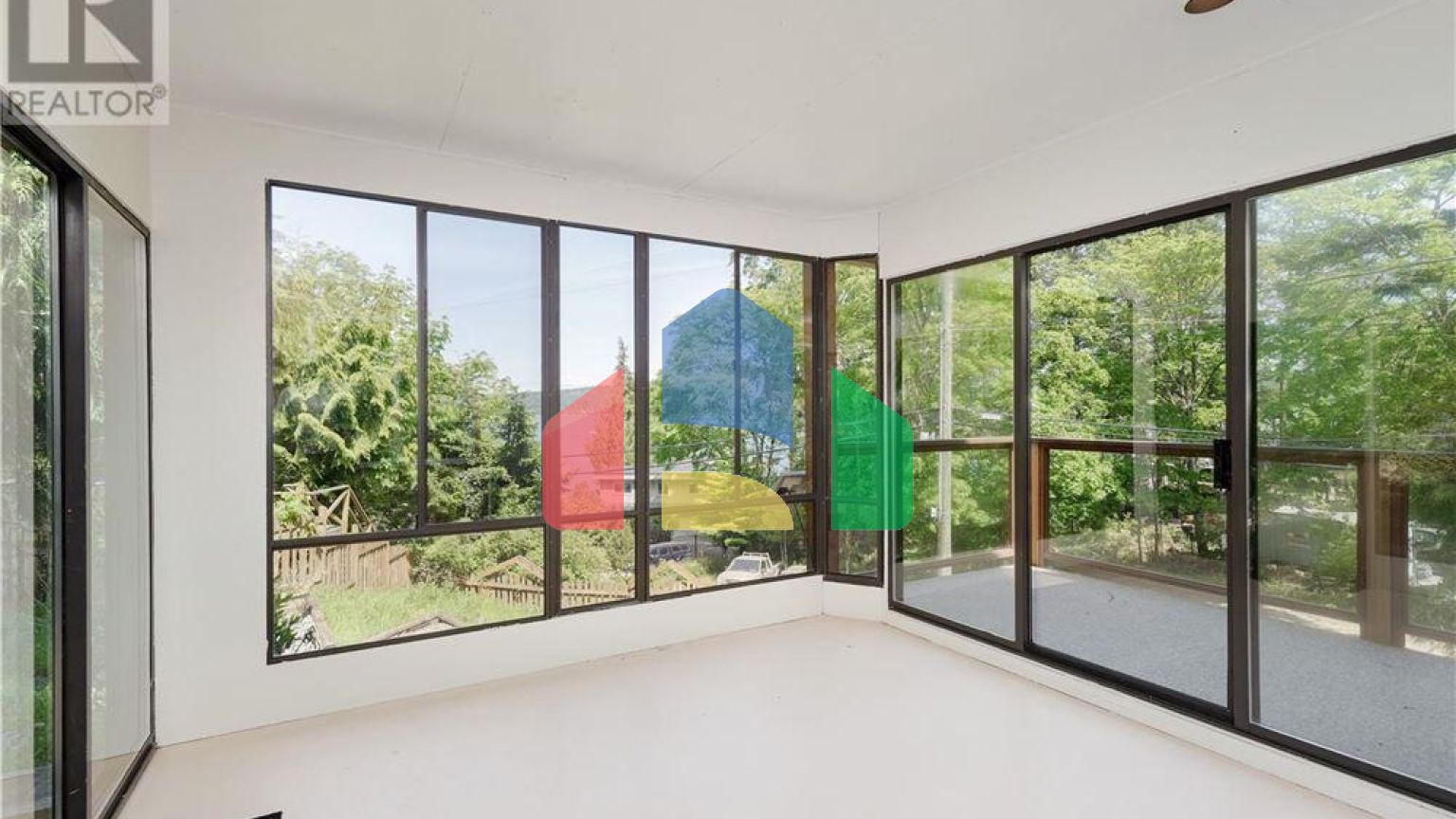 Residential - Single Family Home - Central Saanich, Canada - Canada