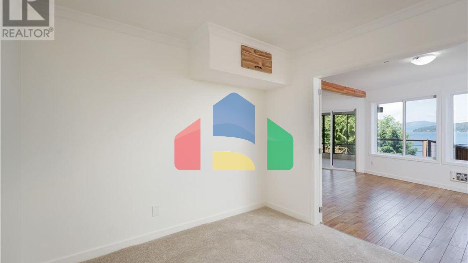 Residential - Single Family Home - Central Saanich, Canada - Canada