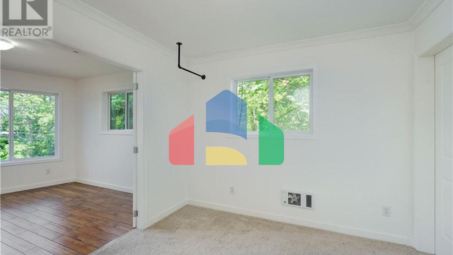 Residential - Single Family Home - Central Saanich, Canada - Canada