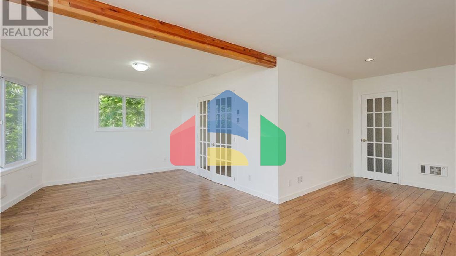 Residential - Single Family Home - Central Saanich, Canada - Canada