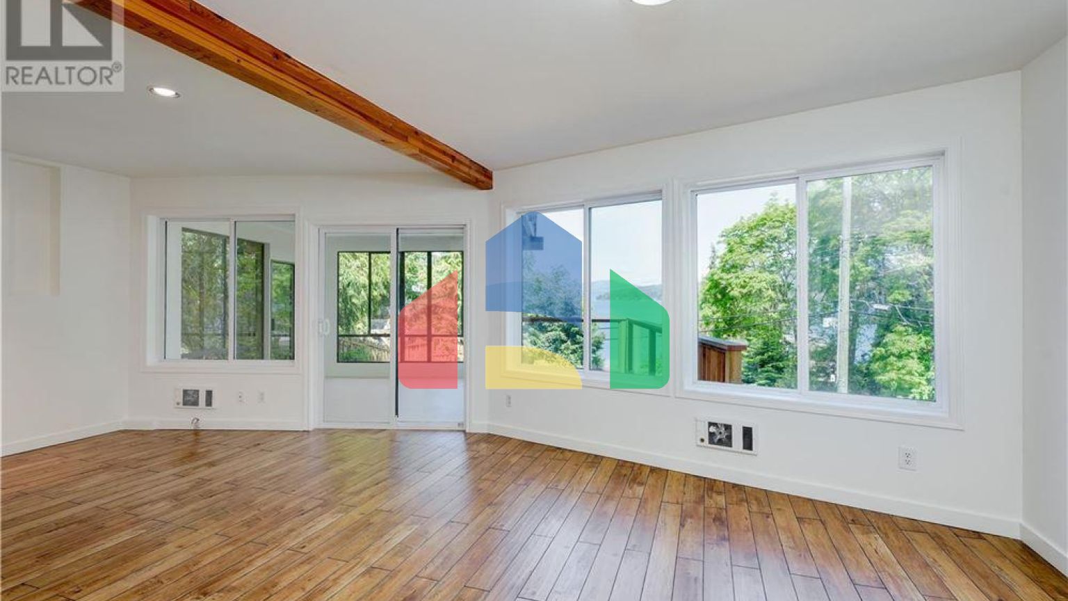 Residential - Single Family Home - Central Saanich, Canada - Canada