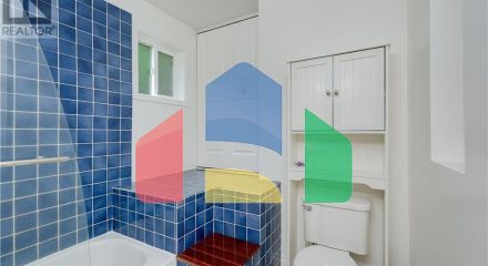 Residential - Single Family Home - Central Saanich, Canada - Canada