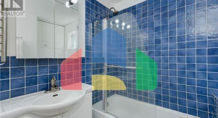 Residential - Single Family Home - Central Saanich, Canada - Canada