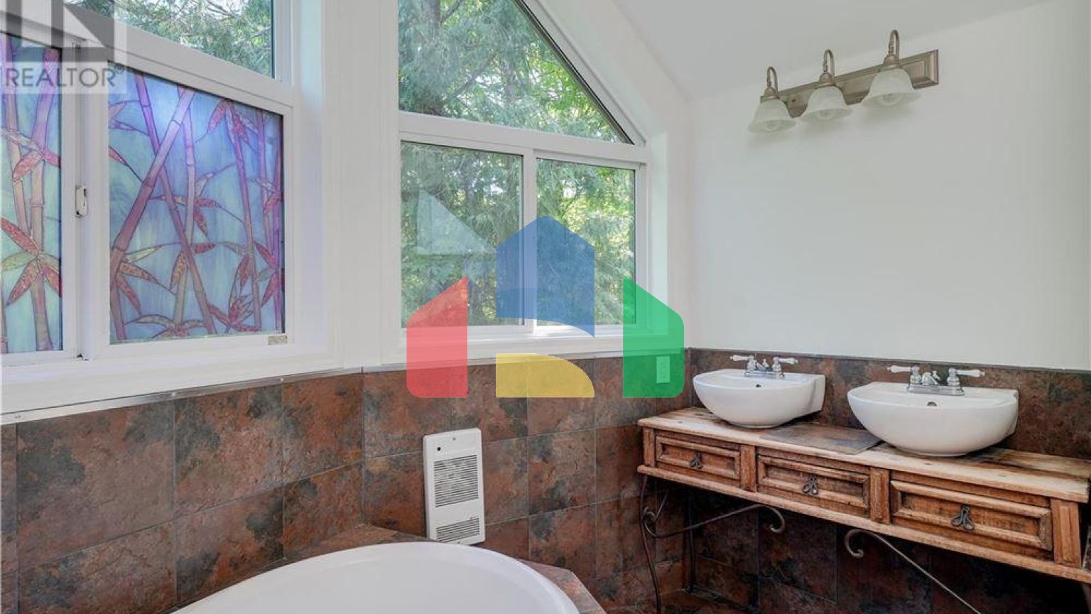 Residential - Single Family Home - Central Saanich, Canada - Canada