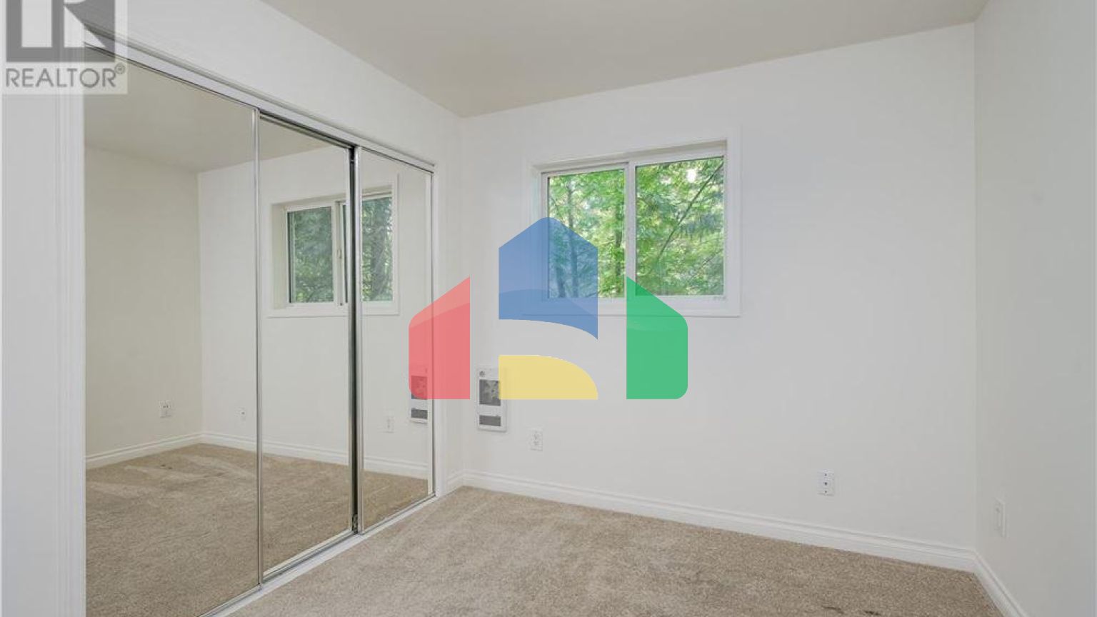 Residential - Single Family Home - Central Saanich, Canada - Canada