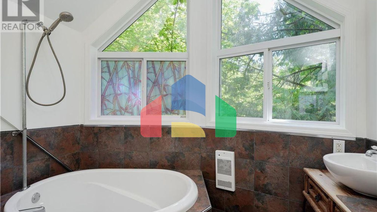 Residential - Single Family Home - Central Saanich, Canada - Canada