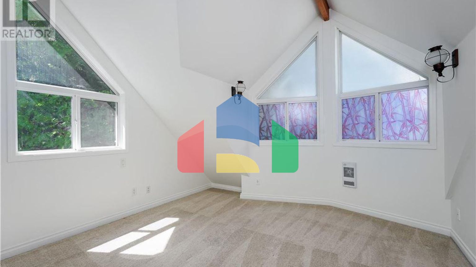 Residential - Single Family Home - Central Saanich, Canada - Canada