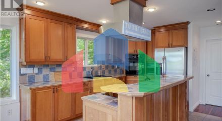 Residential - Single Family Home - Central Saanich, Canada - Canada