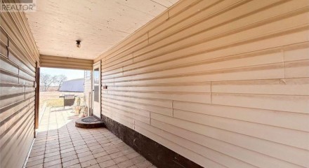 Residential - Single Family Home - Neilburg, Canada - Canada