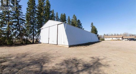 Residential - Single Family Home - Neilburg, Canada - Canada