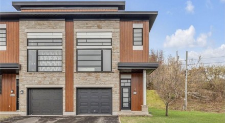 Residential - Two Level House - Pintendre, Canada - Canada