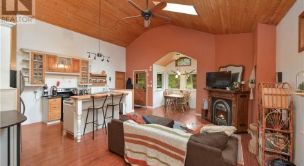 Residential - Single Family Home - Qualicum Beach, Canada - Canada