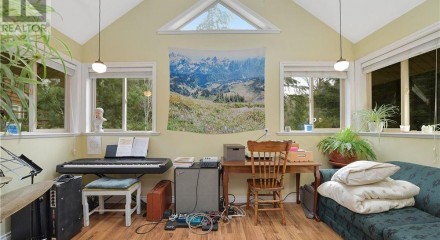 Residential - Single Family Home - Qualicum Beach, Canada - Canada