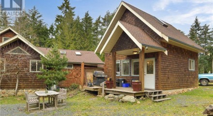 Residential - Single Family Home - Qualicum Beach, Canada - Canada