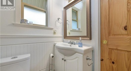 Residential - Single Family Home - Qualicum Beach, Canada - Canada