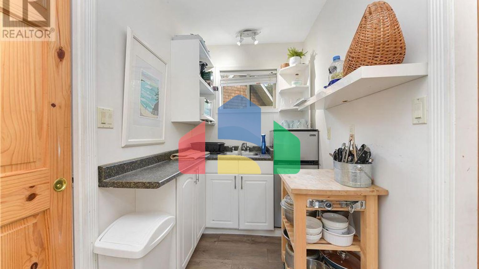 Residential - Single Family Home - Qualicum Beach, Canada - Canada