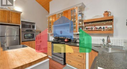 Residential - Single Family Home - Qualicum Beach, Canada - Canada