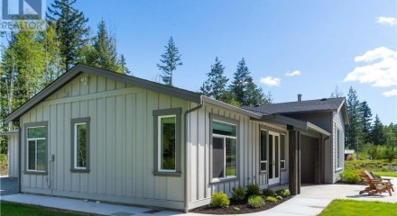 Residential - Single Family Home - Qualicum Beach, Canada - Canada