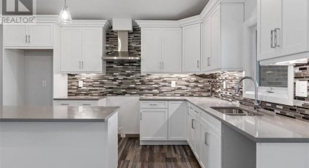 Residential - Single Family Home - Chatham, Canada - Canada