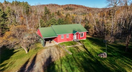 Residential - Bungalow - Brownsburg-Chatham, Canada - Canada
