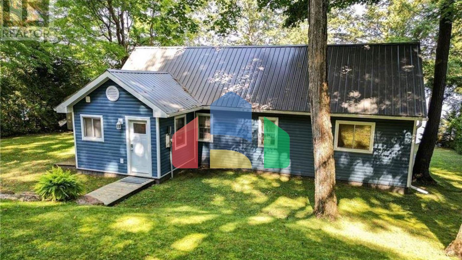 Residential - Single Family Home - Lakefield, Canada - Canada