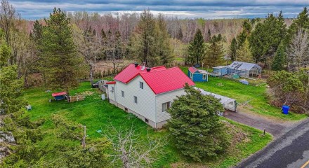 Residential - Two Level House - Saint-Janvier-de-Joly, Canada - Canada