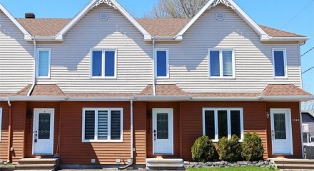 Residential - Two Level House - Val-Bélair, Canada - Canada
