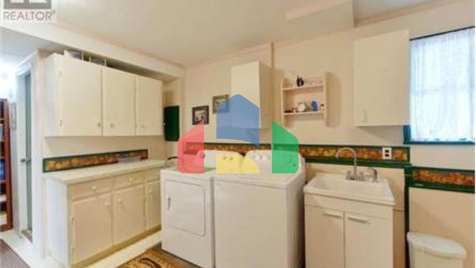 Residential - Single Family Home - Powell River, Canada - Canada