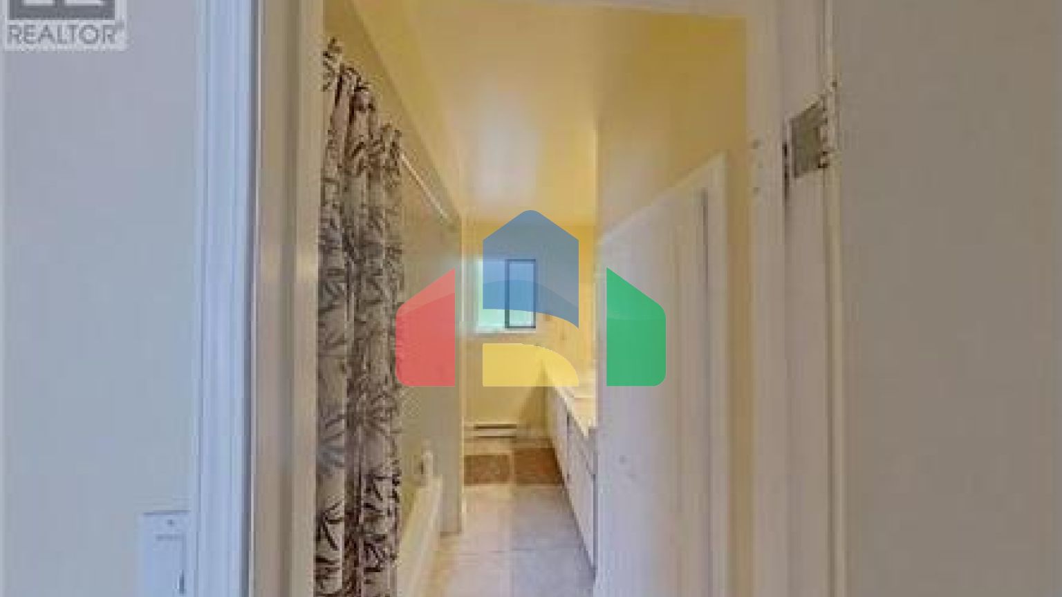 Residential - Single Family Home - Powell River, Canada - Canada