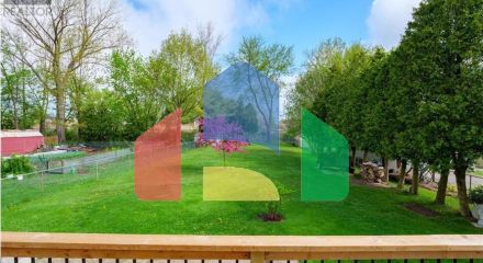 Residential - Single Family Home - Lakeshore, Canada - Canada